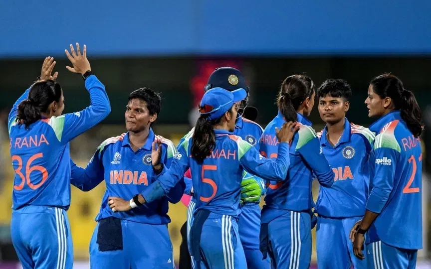 Drama before Indo-Pak Women's WC game; Pakistan reporter stopped for bringing up Asia Cup